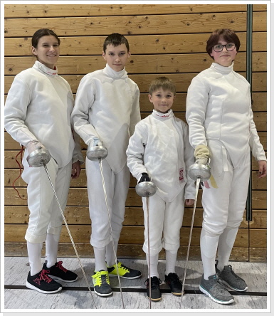 Bild v.L. Karolina Hafner, Michael Hafner, Lennard Terner und Karina Burgart